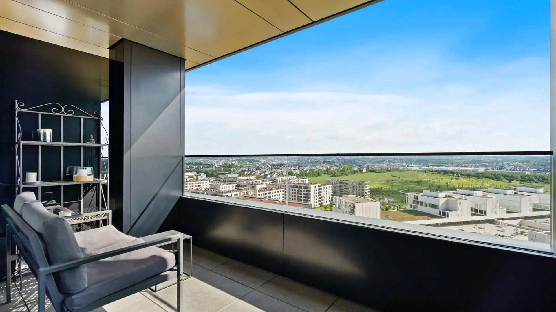 Apartment Luxurious City Retreat Balcony & Pool Access Luxembourg Luxembourg